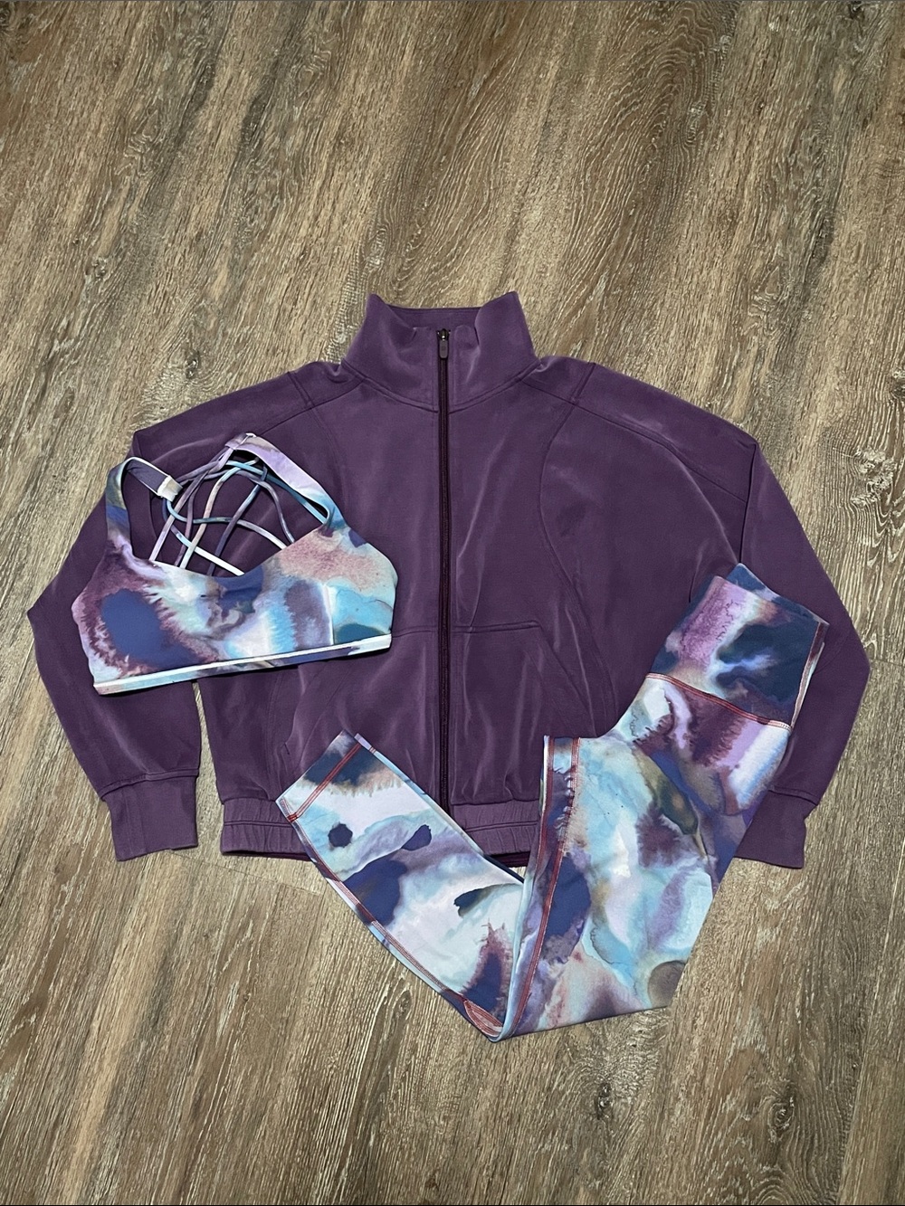 Like New Lululemon Matching Bundle. Size Tops 6/Bottom 4